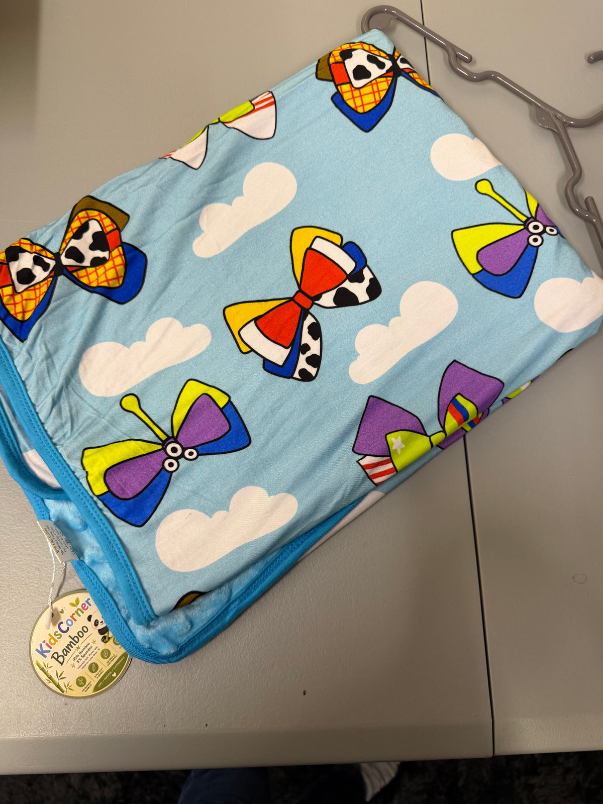 Bows bamboo blanket